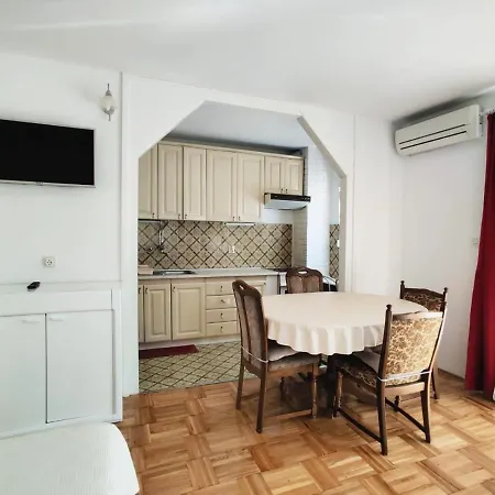 Apartment Mt130 *